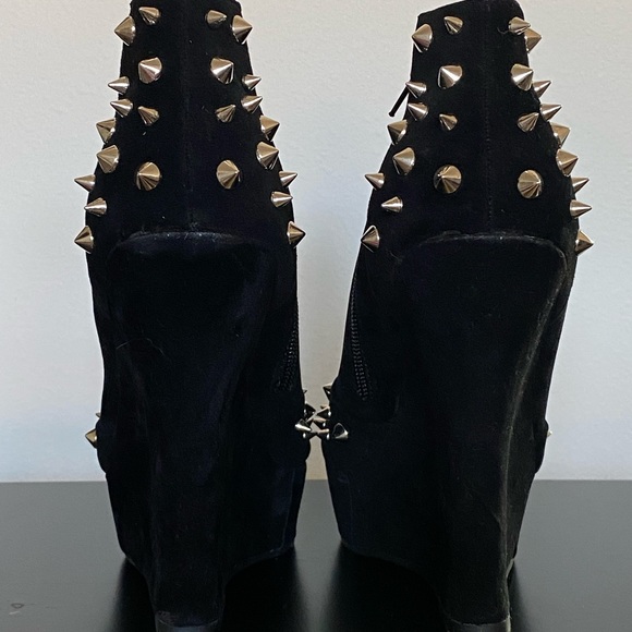 Deb Black Spiked Open Tow Platform Wedges/Size 7.5 - Picture 3 of 3
